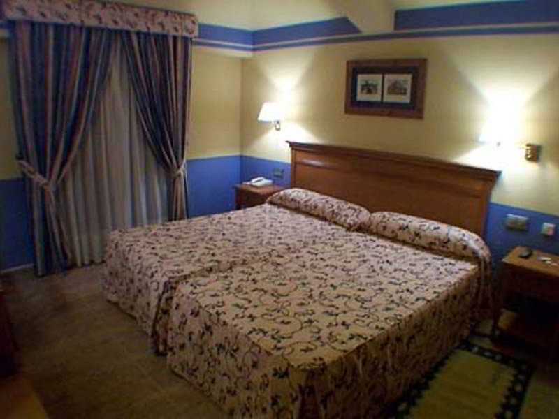 La Sierra Hotel Antequera Phòng bức ảnh